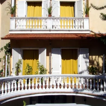 فندق مبيت وإفطار Town