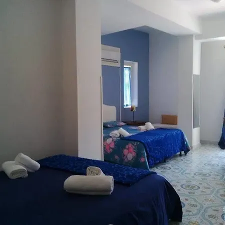 فندق مبيت وإفطار Town