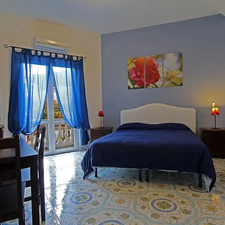 فندق مبيت وإفطار Town سورينتو