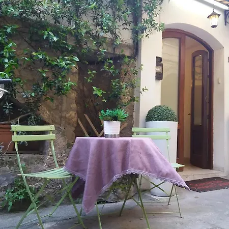 Town Couette-café 3*