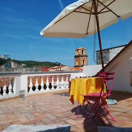 Bed & Breakfast Town 3*