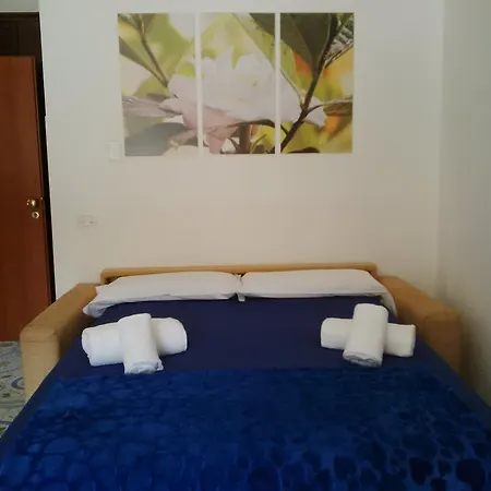 Town Bed & Breakfast 3*